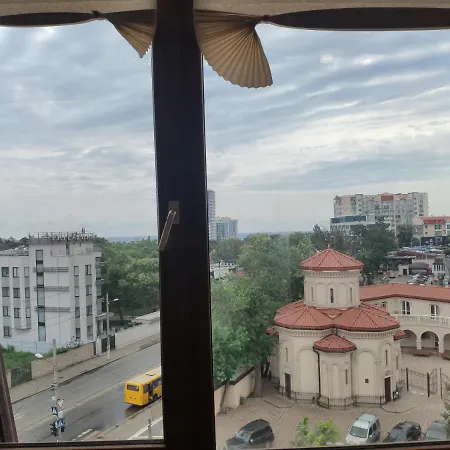 квартира на 10-й фонтана Apartment *