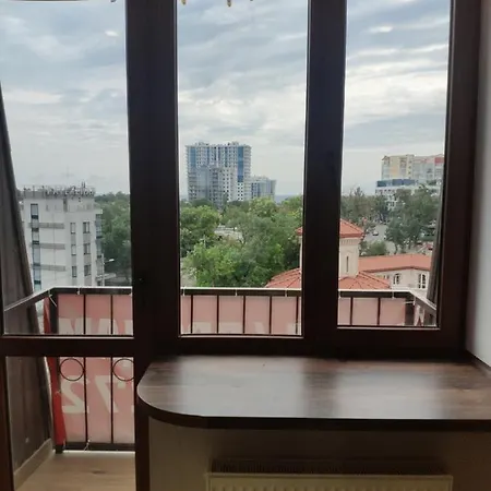 квартира на 10-й фонтана Apartment *